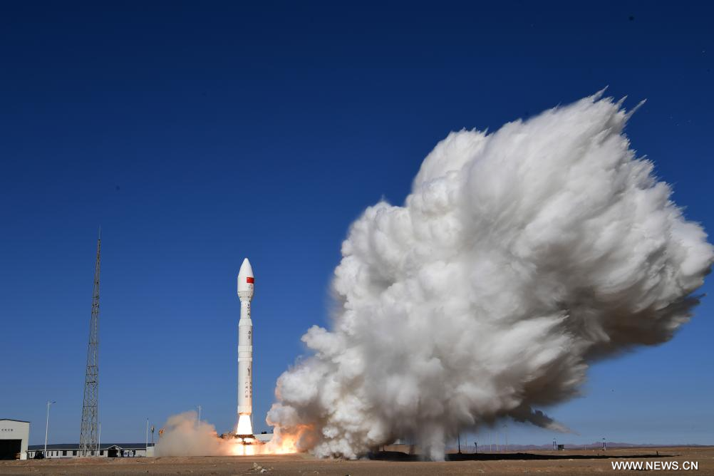 الصين تطلق صاروخا حاملا من طراز "ليجيان-1 واي9"