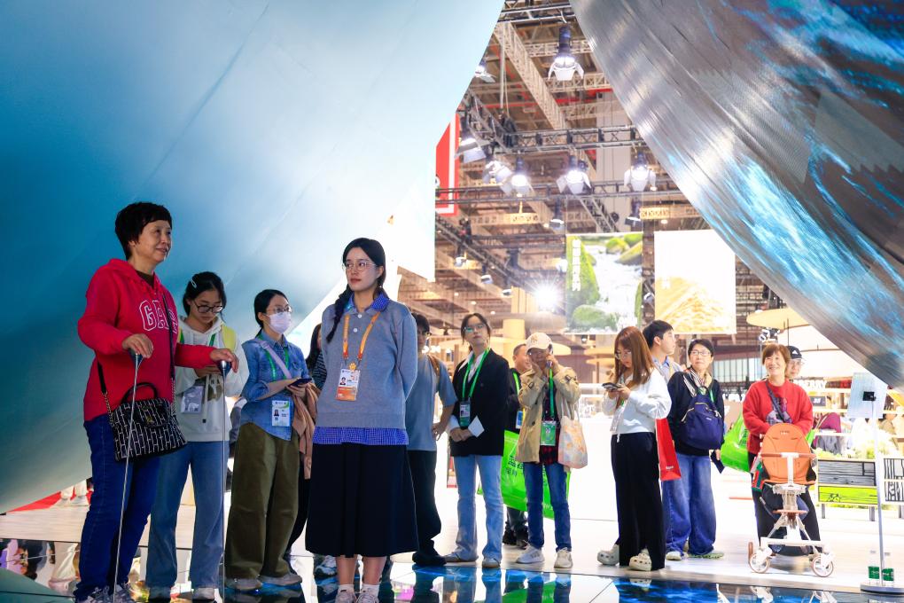 الصورة: منطقة عرض السلع الاستهلاكية في معرض الصين الدولي للاستيراد