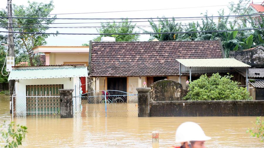 رئيس وزراء فيتنام يأمر بتكثيف جهود الاستجابة لمعالجة آثار الفيضانات