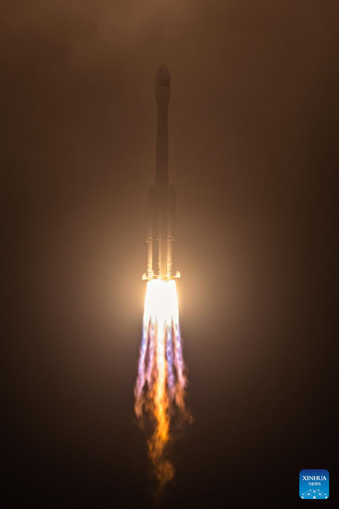 الصين تطلق قمرا صناعيا جديدا إلى الفضاء