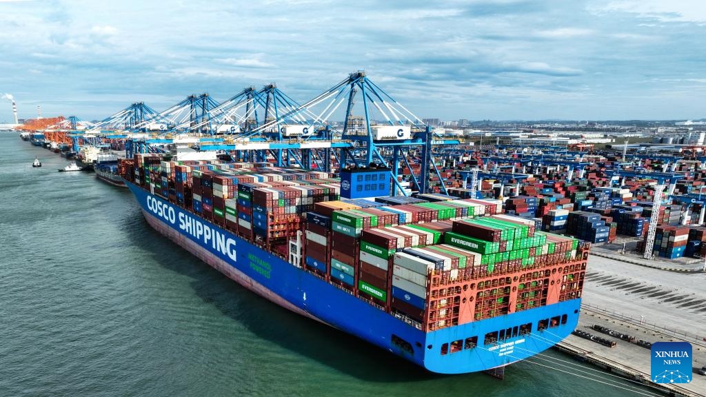الممر التجاري الدولي البري-البحري في الصين يتعامل مع أكثر من 5 ملايين حاوية معيارية
