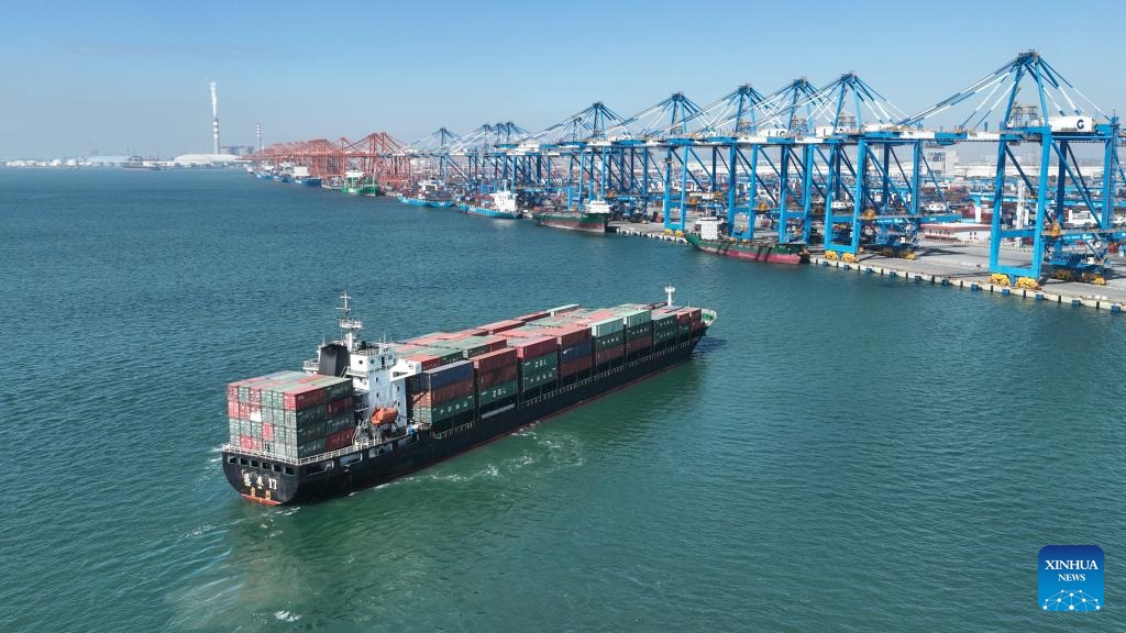 الممر التجاري الدولي البري-البحري في الصين يتعامل مع أكثر من 5 ملايين حاوية معيارية