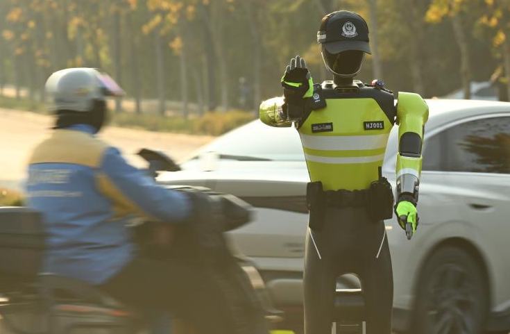 "شرطي مرور يعمل بالذكاء الاصطناعي" ينظم المرور في مدينة هانغتشو