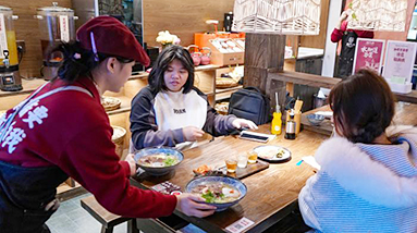 زيارة "مطعم المعكرونة الصامت" في تشنغتشو بمقاطعة خنان