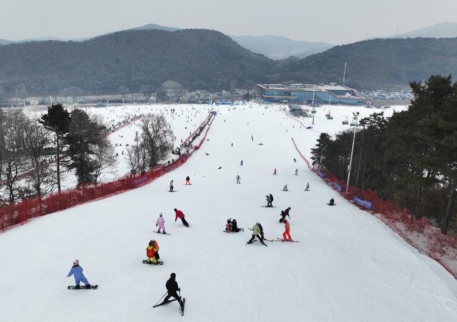 ازدهار رياضة التزلج في شمال شرقي الصين