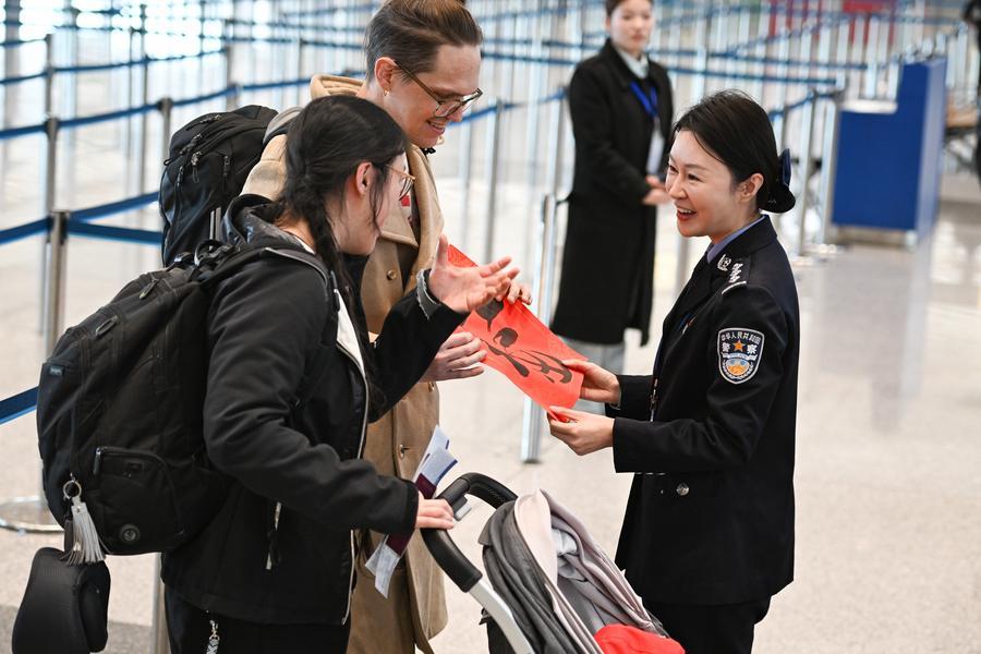 العاصمة الصينية تشهد زيادة في السفر عبر الحدود في 2025