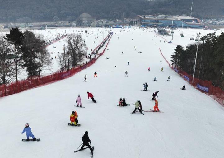 ازدهار رياضة التزلج في شمال شرقي الصين