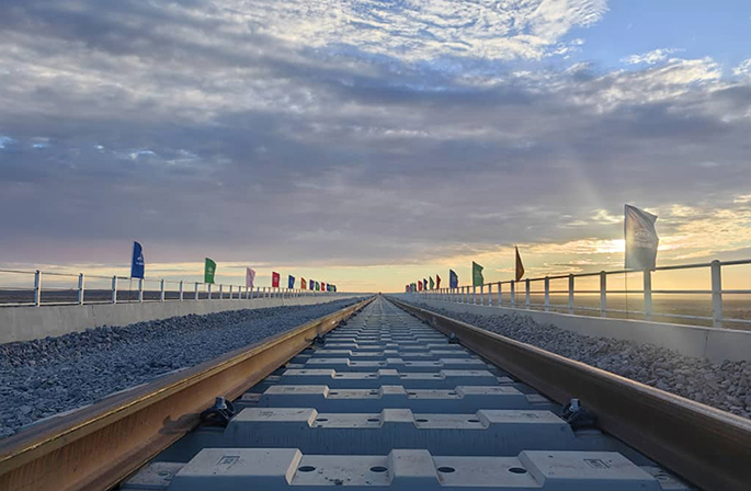 في الجزائر .. شركة صينية تنهي بنجاح بناء أطول جسر سكة حديد لنقل البضائع الثقيلة في افريقيا