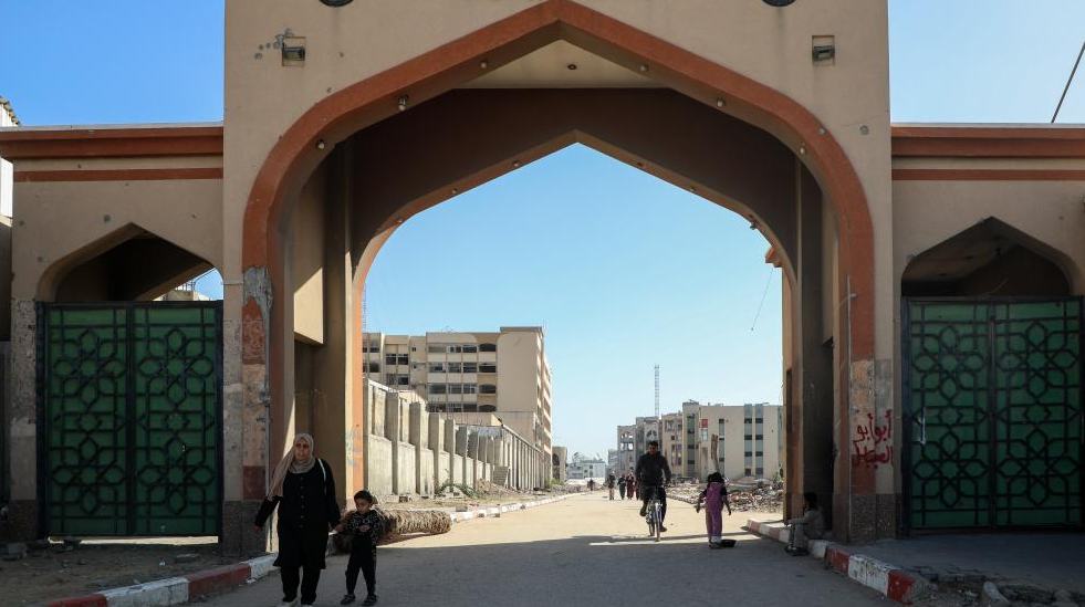 مقالة : رغم الدمار وقلة الإمكانيات.. طلاب جامعيون يستعيدون تعليمهم الوجاهي في غزة