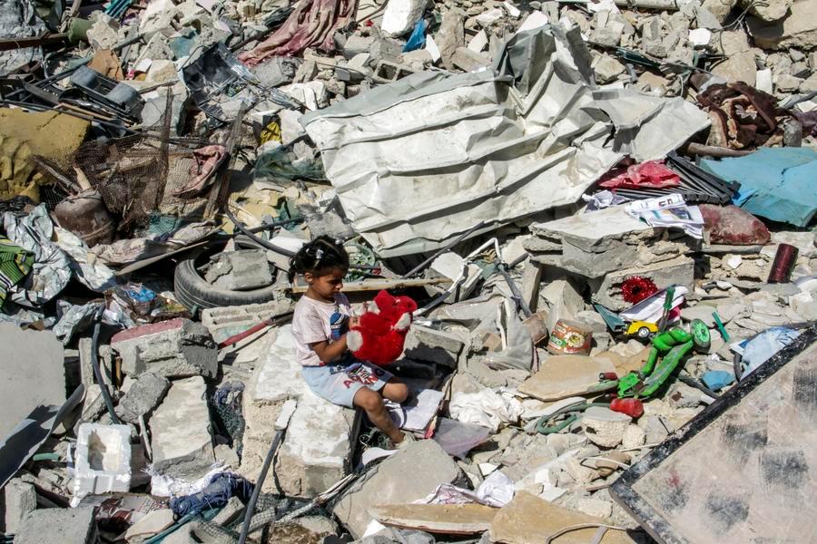 مقالة: معرض فني في غزة يوثق تجربة الأطفال خلال الحرب ويقدم مساحة للتعبير النفسي