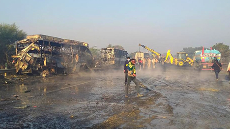 مصرع 15 شخصا وإصابة نحو 48 آخرين في حادث تصادم بين عدة مركبات شمالي الهند