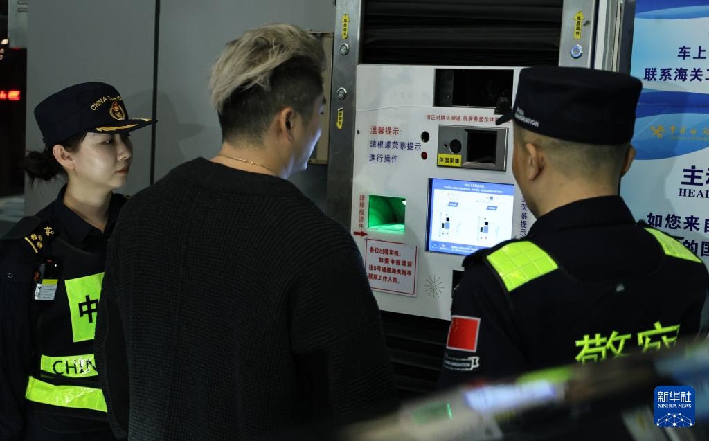 بدء التنفيذ الرسمي لـ"قواعد السفر جنوبا لمركبات قوانغدونغ" إلى هونغ كونغ