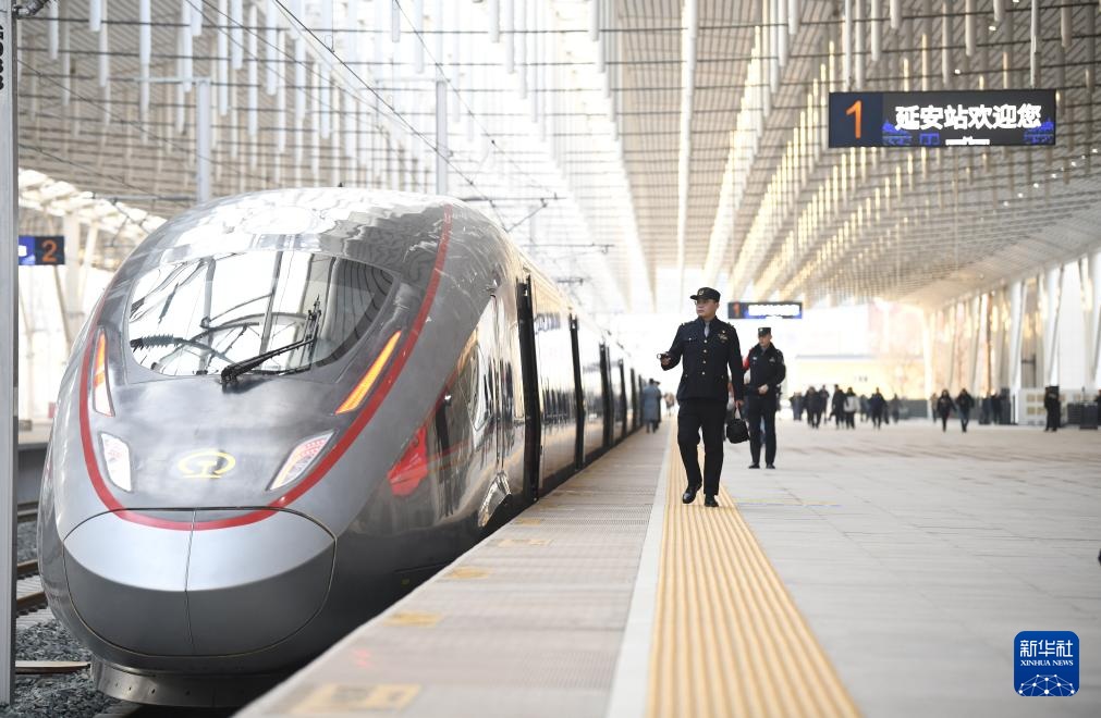 "مهد الثورة الصينية المقدس" يانآن يطلق خطا للسكك الحديدية فائقة السرعة