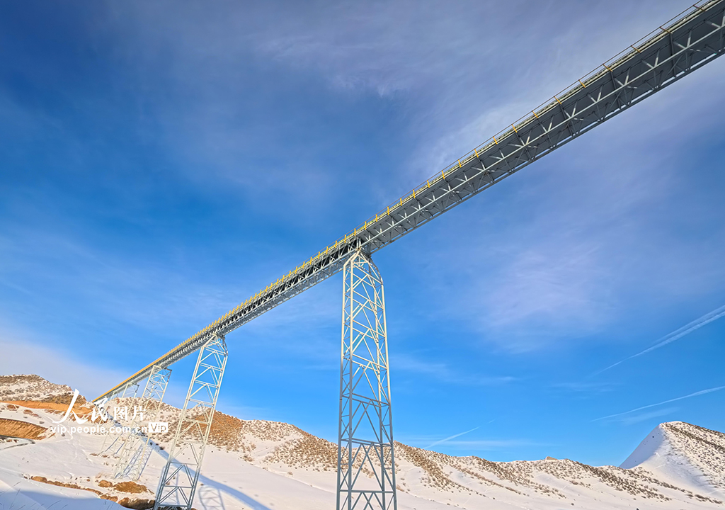 هوتوبي، شينجيانغ: تشغيل أول خط لنقل الفحم بتقنية الذكاء الاصطناعي