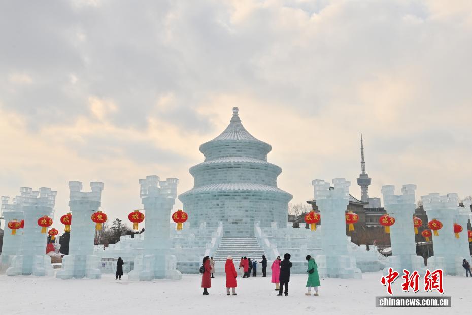 "معبد السماء الجليدي" يظهر في مدينة تشانغتشون ويلفت الأنظار