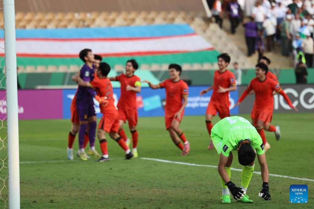 الصين تبلغ نصف نهائي كأس آسيا تحت 23 عاماً لكرة القدم لأول مرة في تاريخها