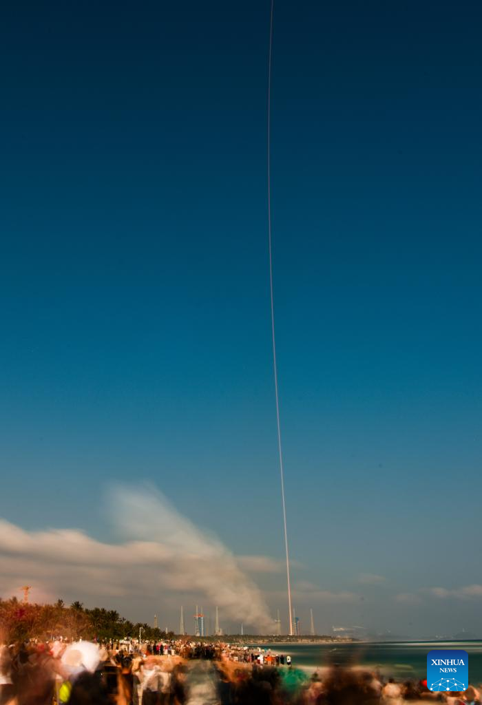 الصين تطلق إلى الفضاء مجموعة جديدة من الأقمار الاصطناعية للإنترنت