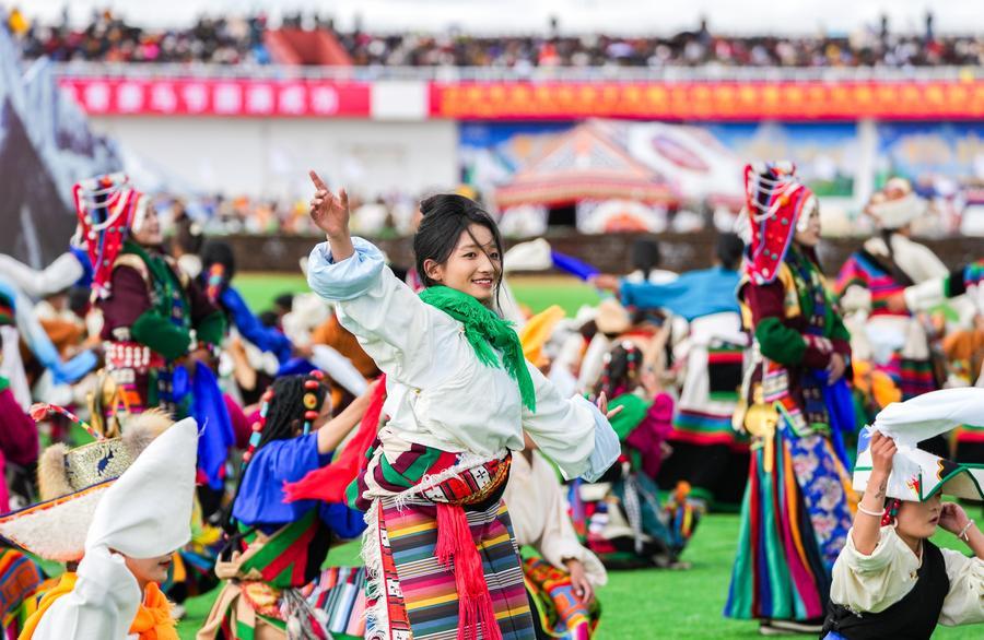 منطقة شيتسانغ الصينية تسجل نموا مطردا في قطاع السياحة خلال عام 2025