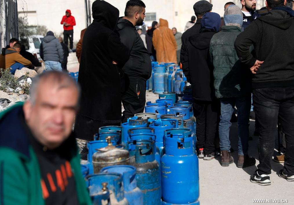 الضفة الغربية تشهد نقصا حادا في الغاز المنزلي