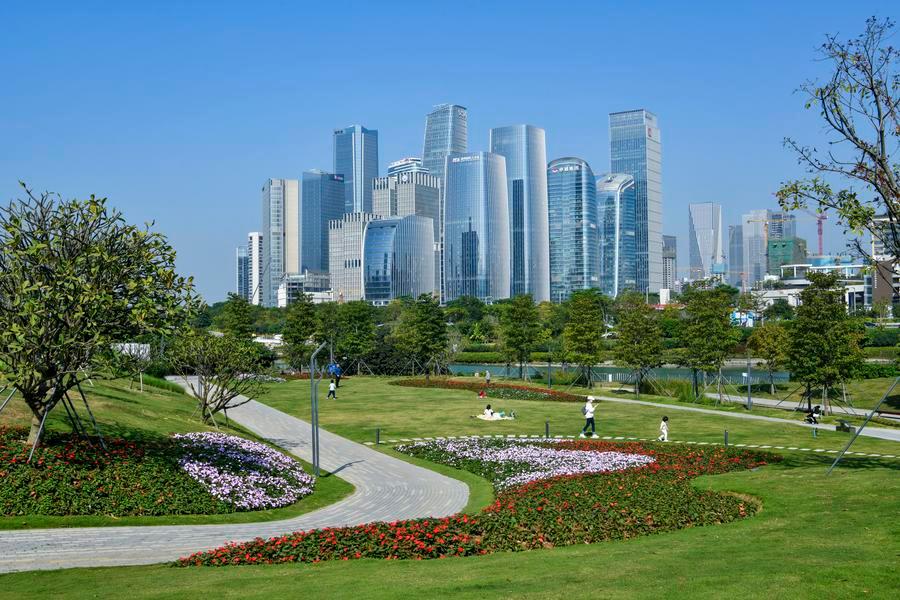 توقعات بتجاوز الناتج المحلي الإجمالي لمنطقة الخليج الكبرى الصينية 15 تريليون يوان في عام 2025