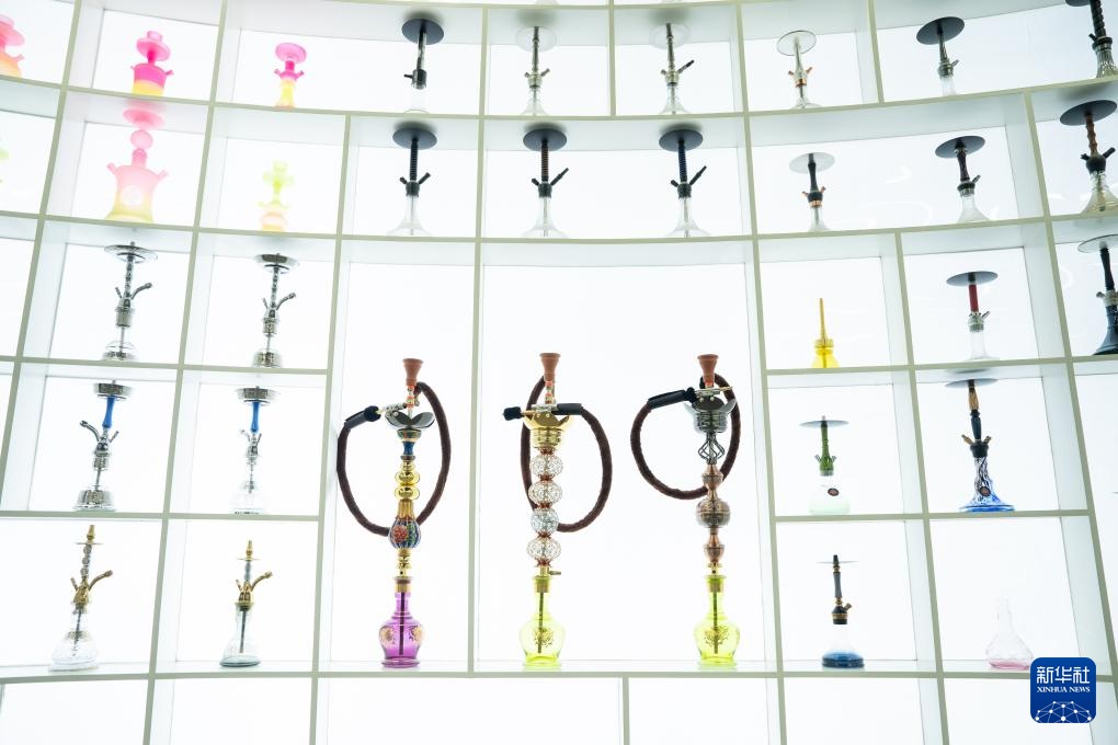 تيانتشانغ، آنهوي: أنابيب الشيشة الملونة من بلدة صغيرة إلى أسواق العالم