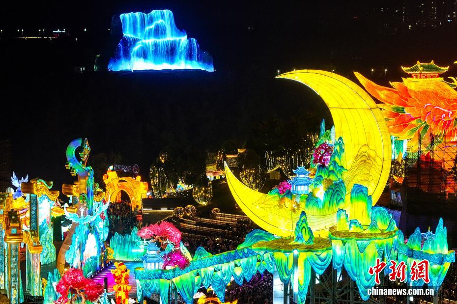 صور جوية تبرز مهرجان زيغونغ الدولي الثاني والثلاثين للفوانيس الملونة