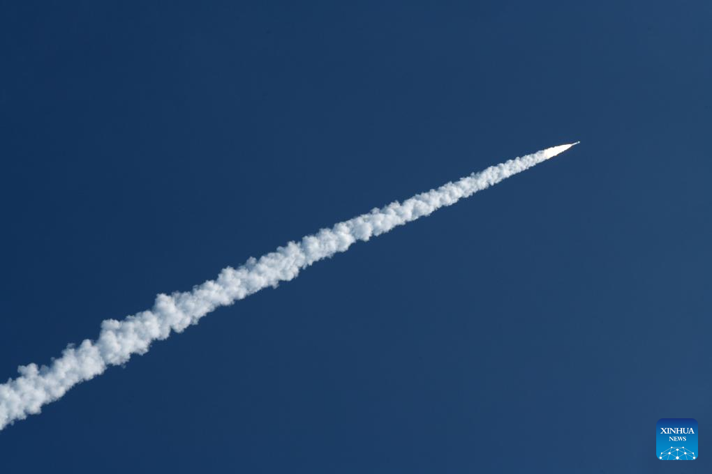 على متن الصاروخ الحامل 