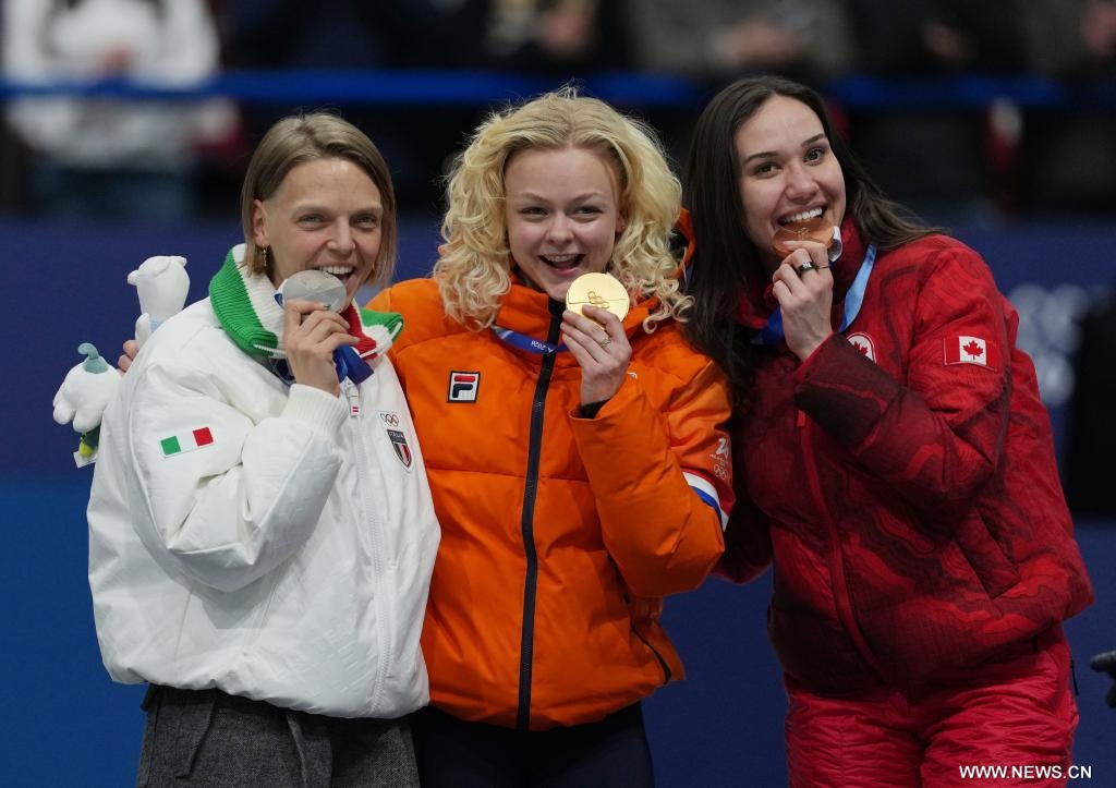 الهولندية فيلزيبوير تحطم الرقم القياسي العالمي في سباق 500 متر على المضمار القصير للسيدات في أولمبياد ميلانو-كورتينا