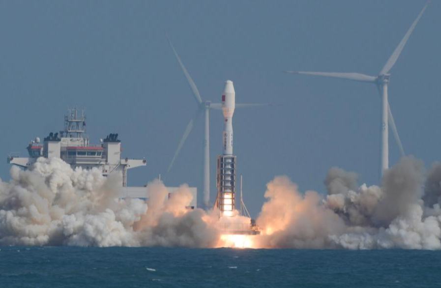 على متن الصاروخ الحامل "سمارت دراجون-3 ".. الصين تطلق 7 أقمار صناعية من البحر