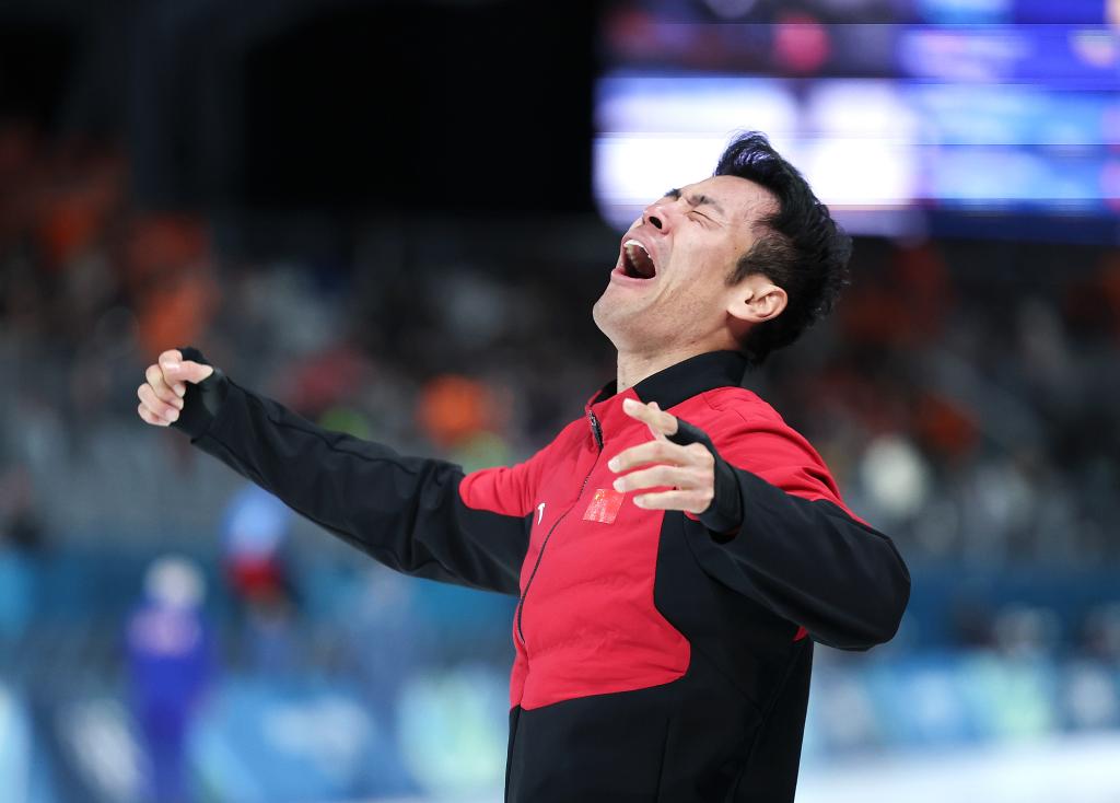 الصيني نينغ تشونغ يان يحرز ذهبية سباق التزلج السريع لمسافة 1500 متر للرجال في أولمبياد ميلانو- كورتينا ويحقق زمنا قياسيا أولمبيا جديدا