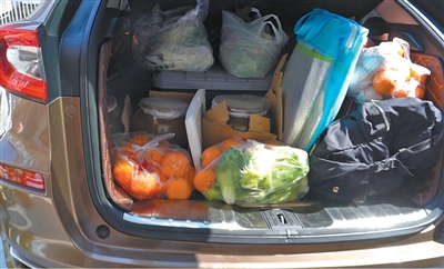 بعد انتهاء عطلة عيد الربيع.. حقائب ممتلئة بالهدايا وقلوب مثقلة بقلق الأهل في مشهد وداع مؤثر