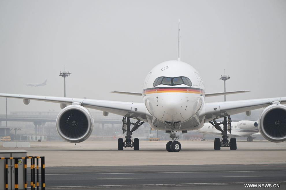 المستشار الألماني فريدريش ميرتس يصل إلى بكين في زيارة رسمية