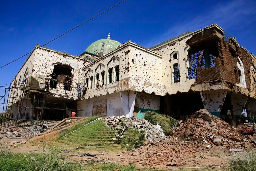 السيسي ورئيس حكومة السودان يبحثان جهود إنهاء الحرب في السودان