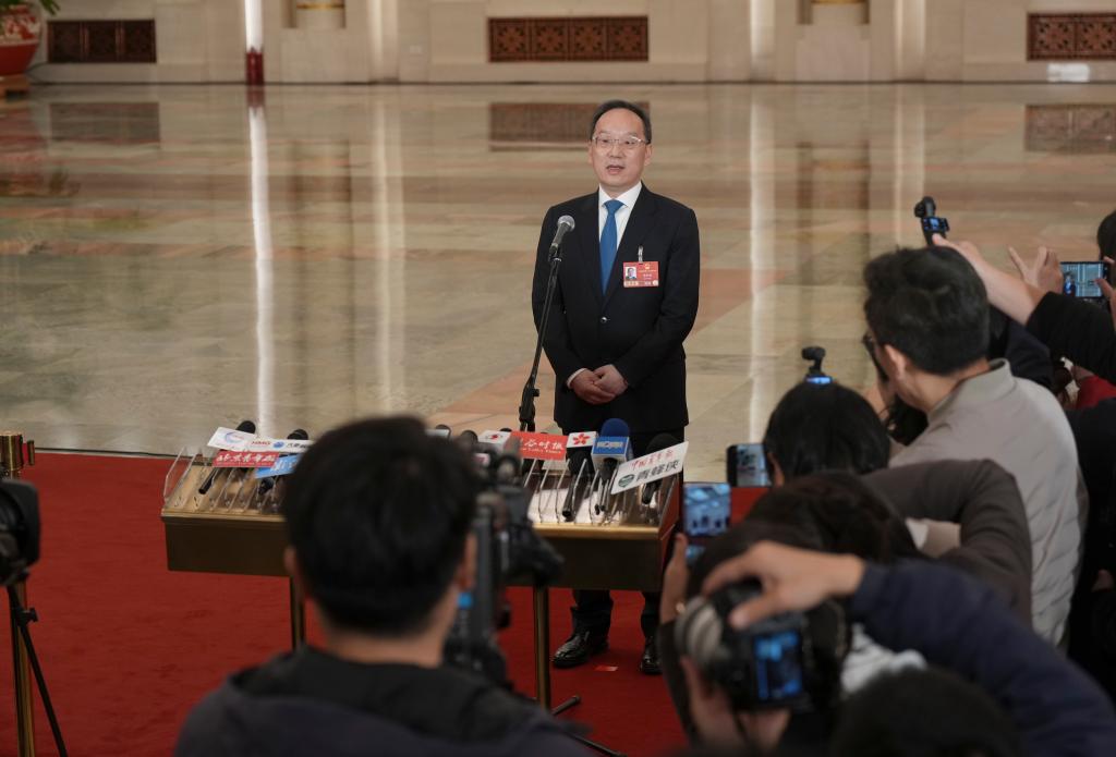 مسؤول: حجم صناعة الذكاء الاصطناعي الأساسية في الصين يتجاوز 1.2 تريليون يوان في عام 2025