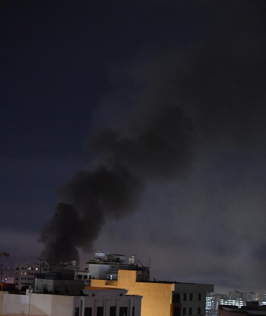 الصورة: تصاعد أعمدة الدخان في طهران عقب غارات جوية إسرائيلية