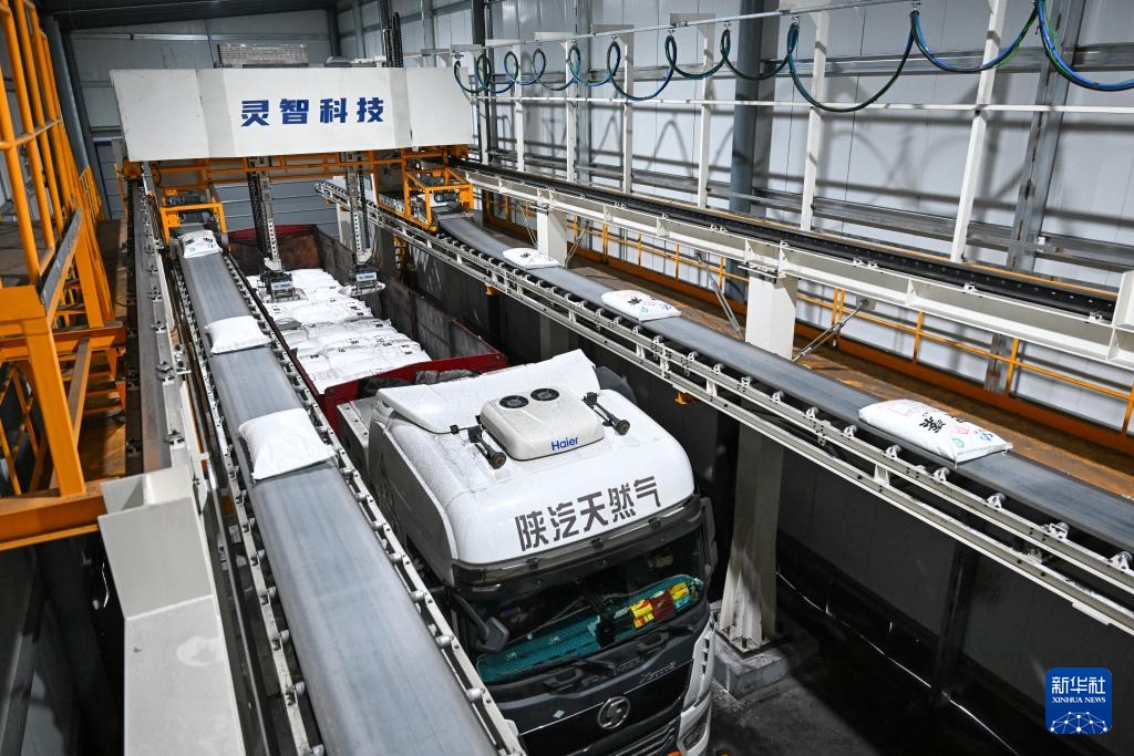 شينجيانغ تعتمد التكنولوجيا لتعزيز الاستعدادات لموسم زراعة الربيع وضمان الإمدادات الزراعية اللازمة