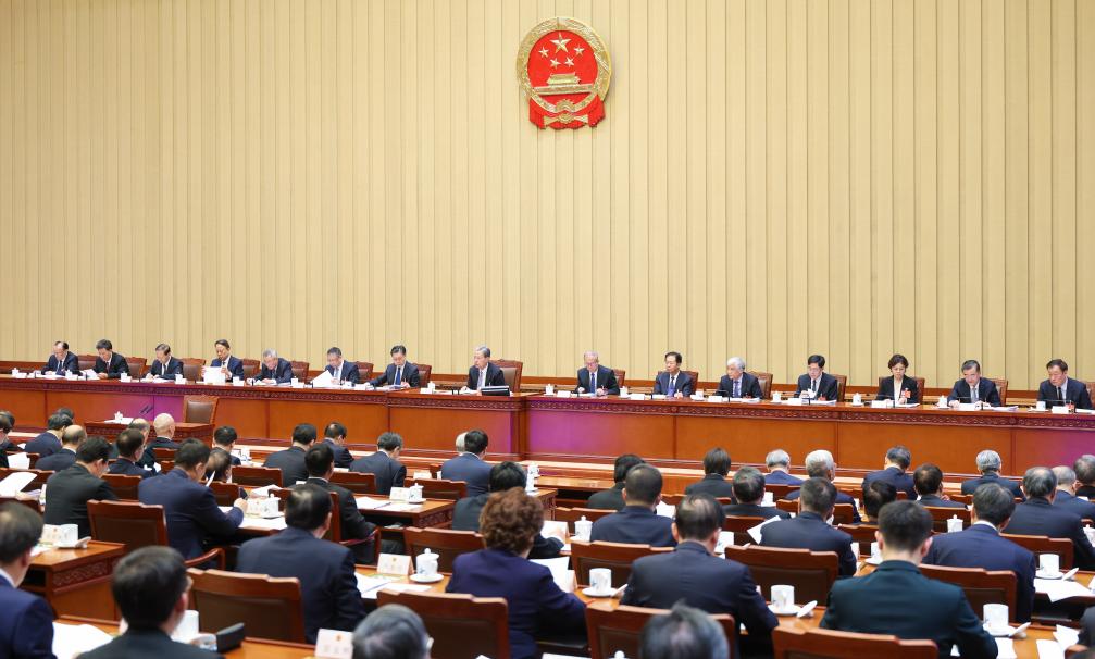 هيئة رئاسة الدورة التشريعية السنوية للصين تعقد اجتماعها الثالث