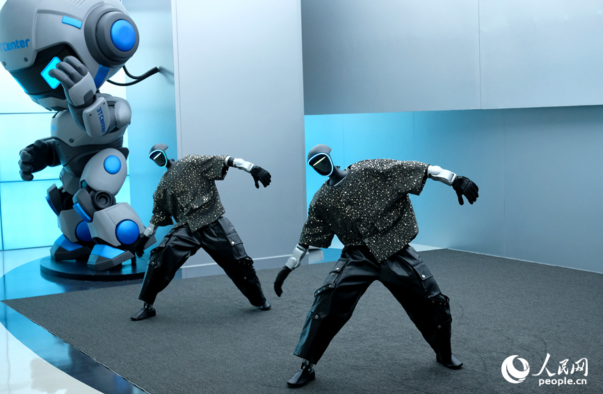 ميدان تدريب الروبوتات في تشنغتشو: تحويل 