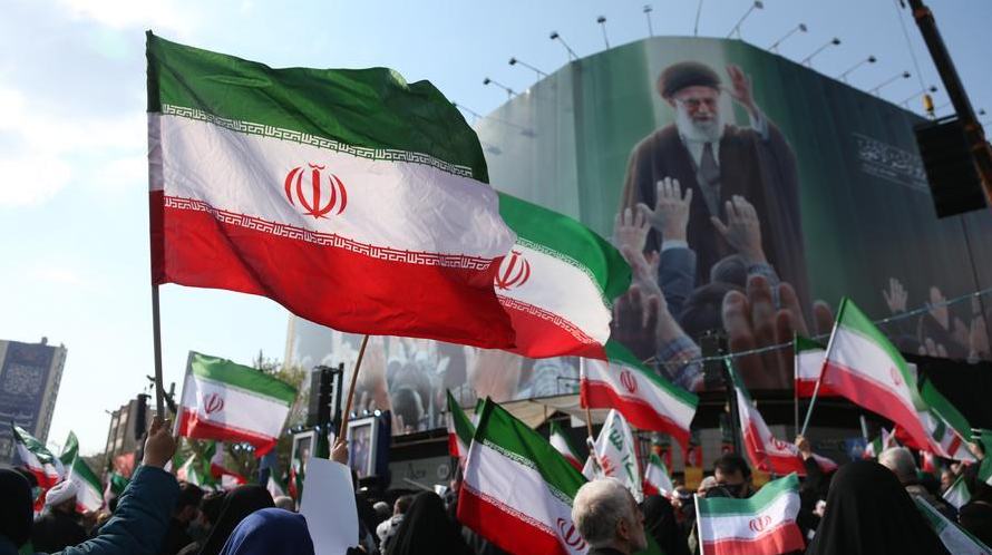 مجتبى خامنئي يدعو إلى إغلاق القواعد الأمريكية في المنطقة "في أسرع وقت ممكن"