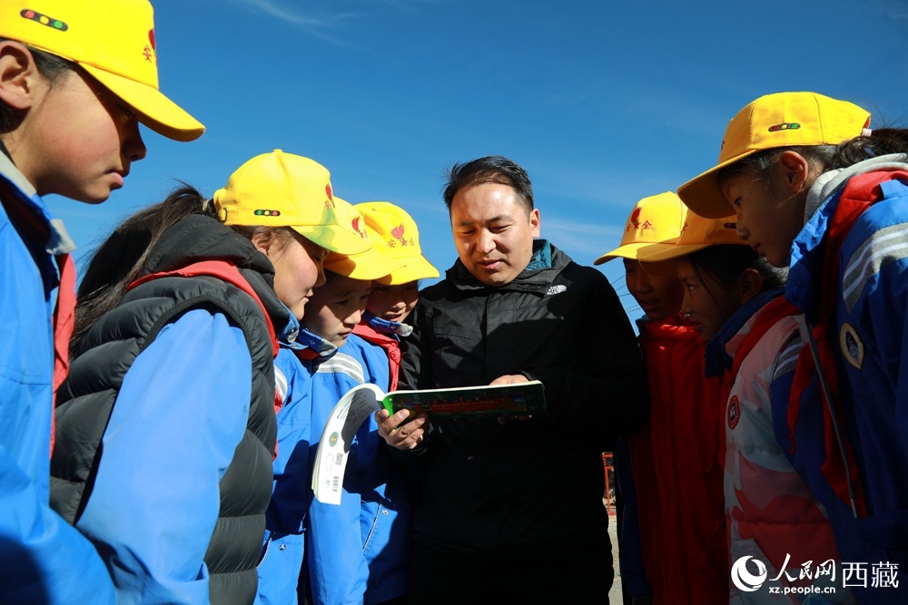 انطلاق موسم الحرث الربيعي في شيتسانغ وسط أجواء روحانية واحتفالية