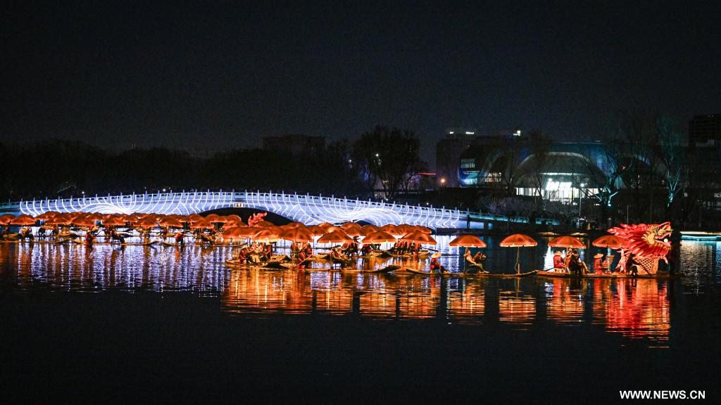 عرض لأحد الفنون الشعبية في بكين