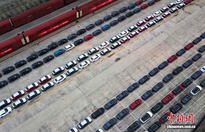 ميناء نينغده، بوابة لتصدير السيارات الصينية برّا