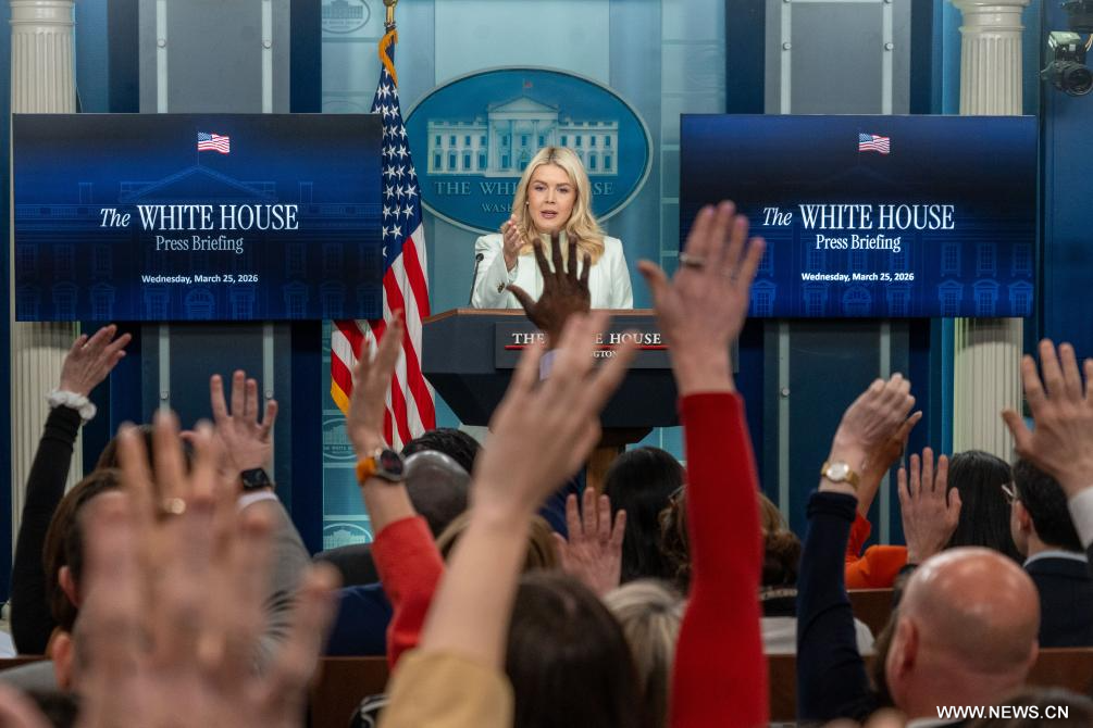 البيت الأبيض يهدد بـ"فتح أبواب الجحيم" على إيران