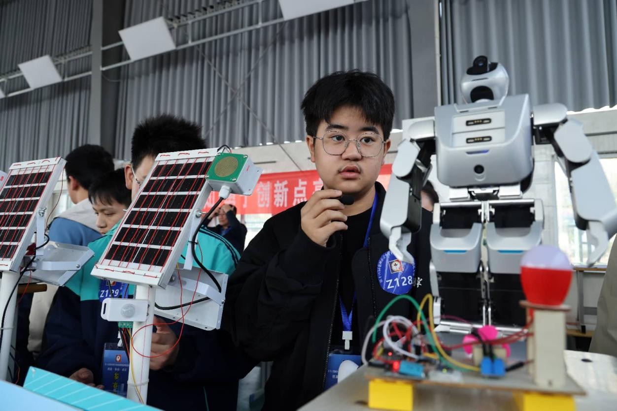 الحرف اليدوية الصينية: رحلة من الإبداع إلى الصناعة