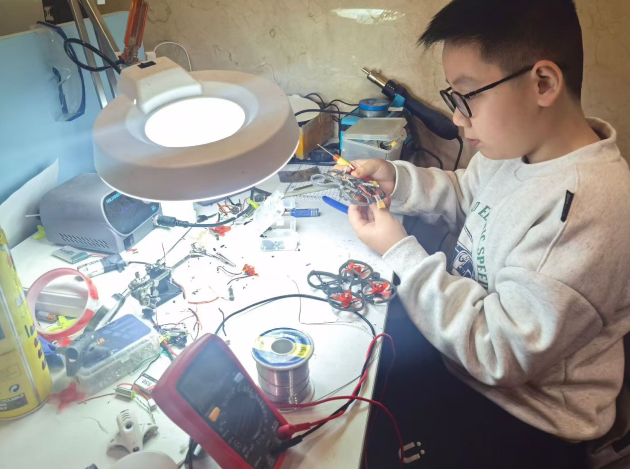 كرة القدم للطائرات المسيّرة، إثارة جديدة تجمع محبي التكنولوجيا والرياضة في حلبة واحدة