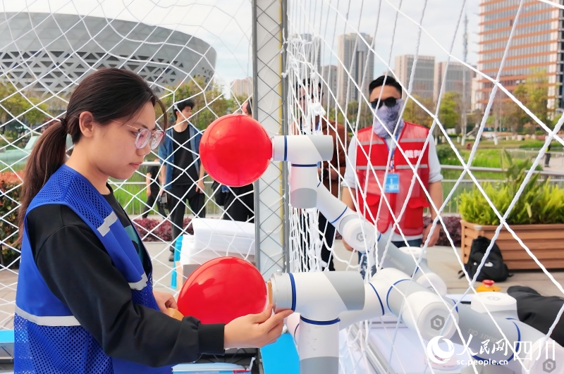 تشنغدو تحتضن انطلاق الألعاب العالمية للطائرات المسيرة