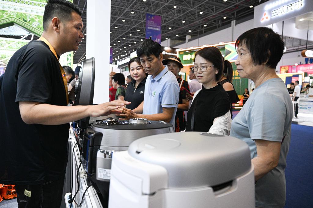 الصورة: الدورة السادسة من معرض الصين الدولي للمنتجات الاستهلاكية