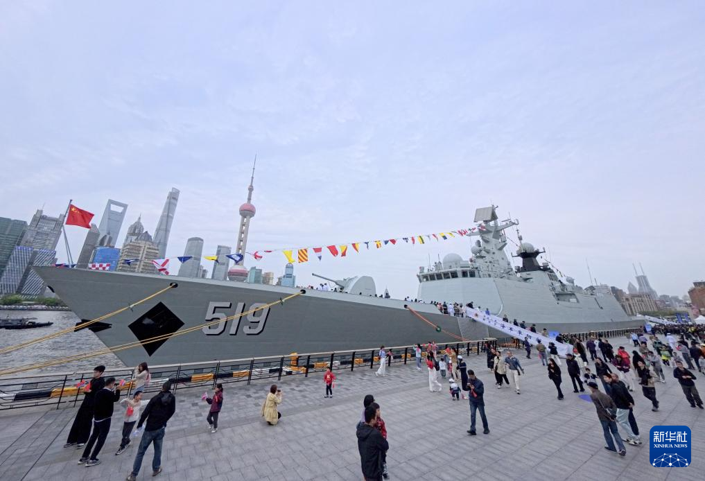 البحرية الصينية تنظم يوما مفتوحا للعموم لزيارة أكثر من 40 سفينة حربية