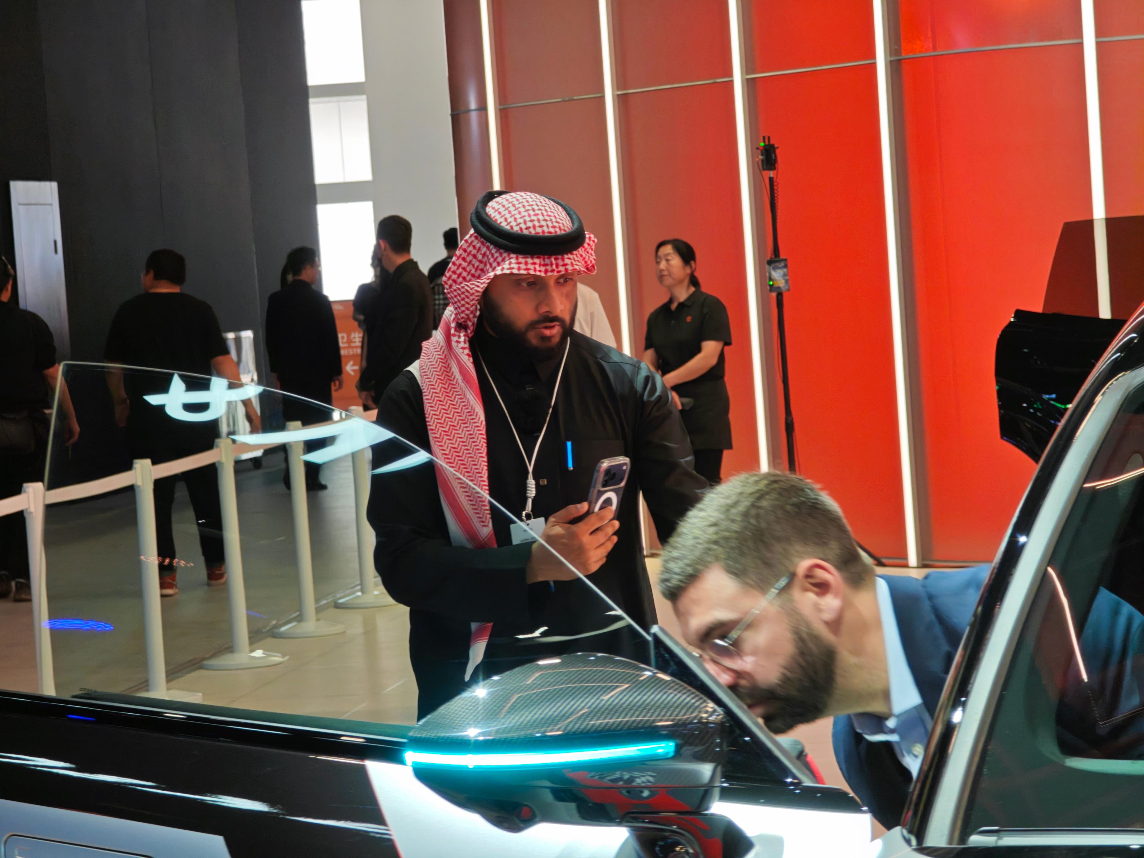 تقرير اخباري: الحرب تدفع موزعي السيارات في الشرق الأوسط نحو السيارات الصينية