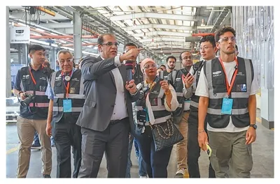 صحفيون صينيون ومصريون يزورون مشروعات للتعاون الصيني المصري في القاهرة